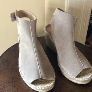 Mond wedge booties